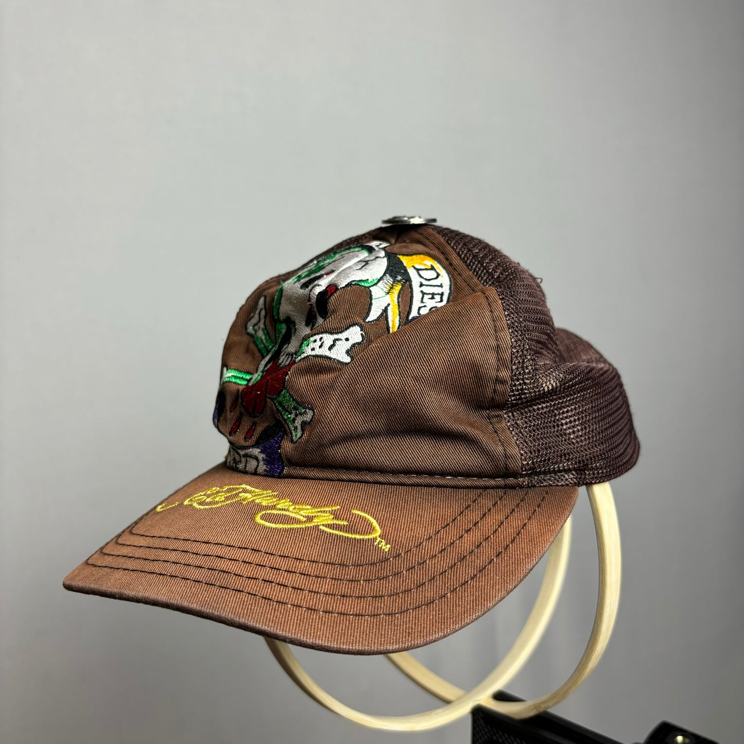 Gorra Ed Hardy retro 00s Y2k bordada - Ajustable